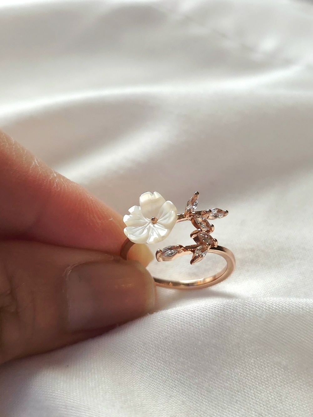 💎NEW💎 GOLD PLATED CHERRY BLOSSOM  RING - Picture 3 of 12